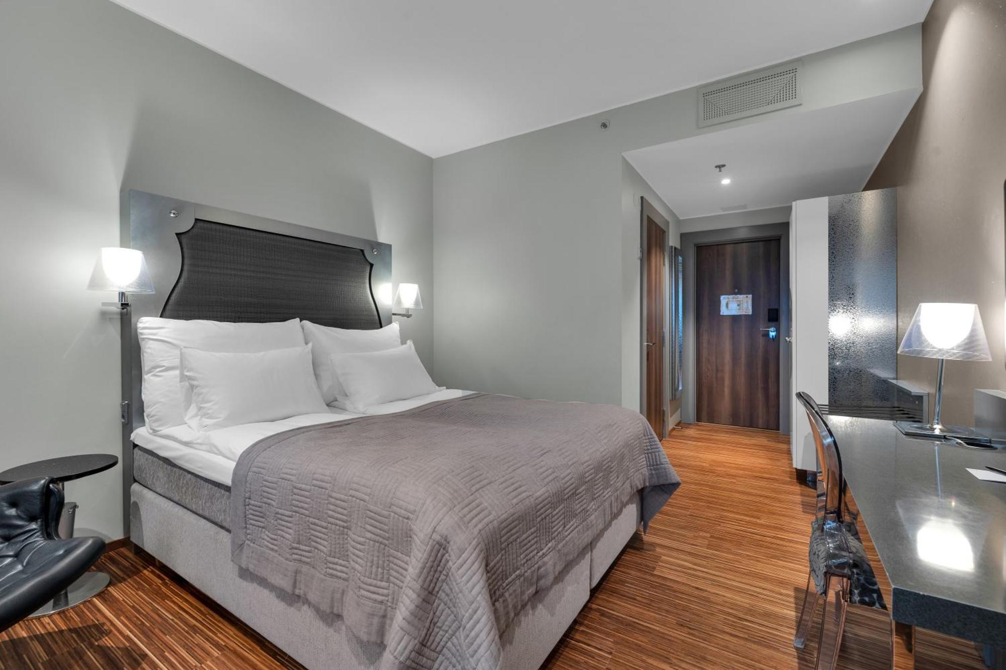 Отель Clarion Ernst 4*